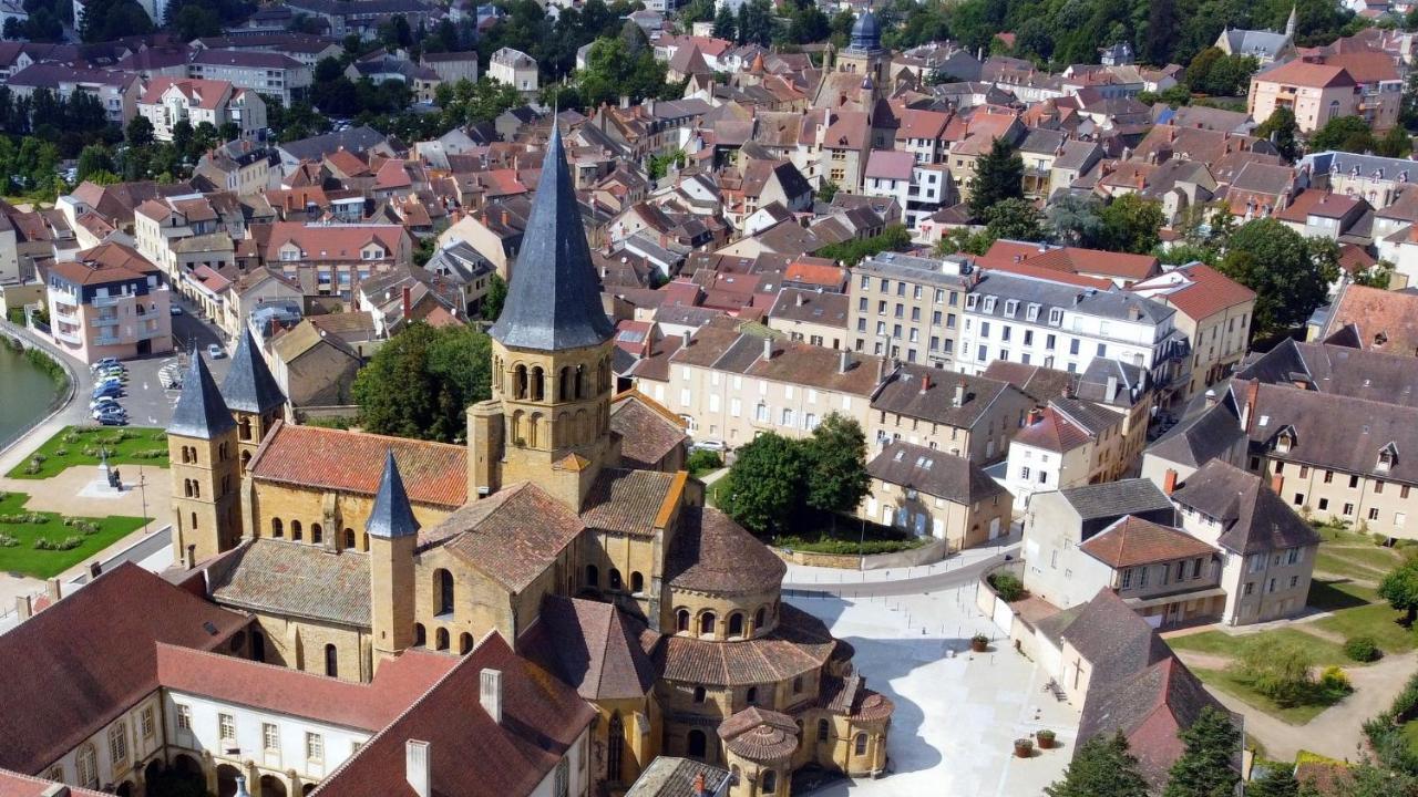 Hotel De La Basilique Paray-le-Monial Exterior photo