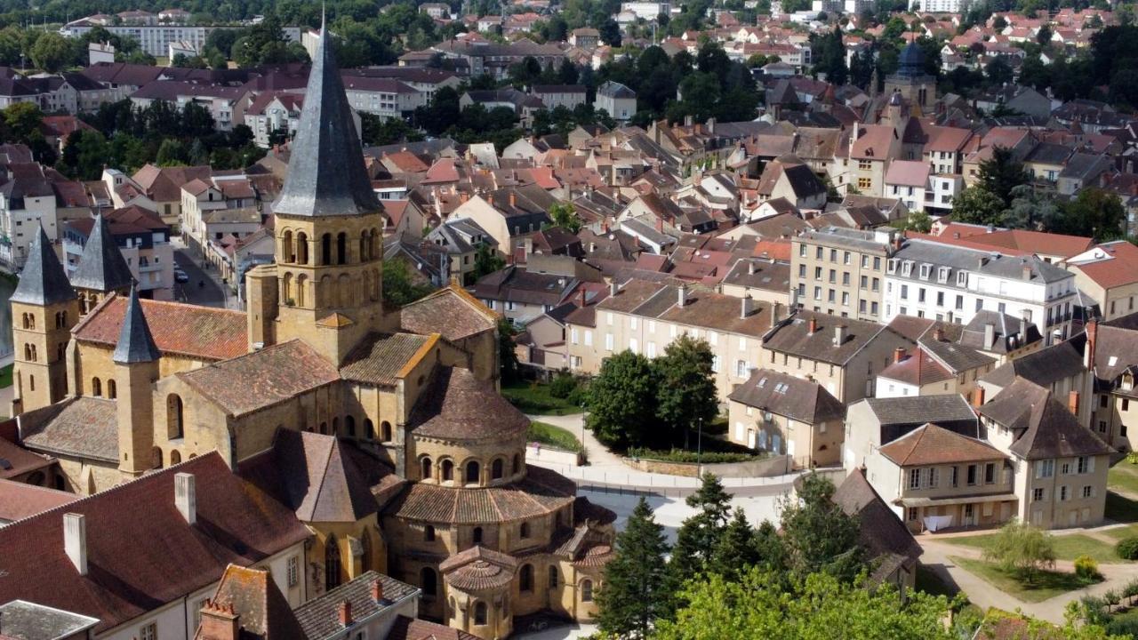 Hotel De La Basilique Paray-le-Monial Exterior photo