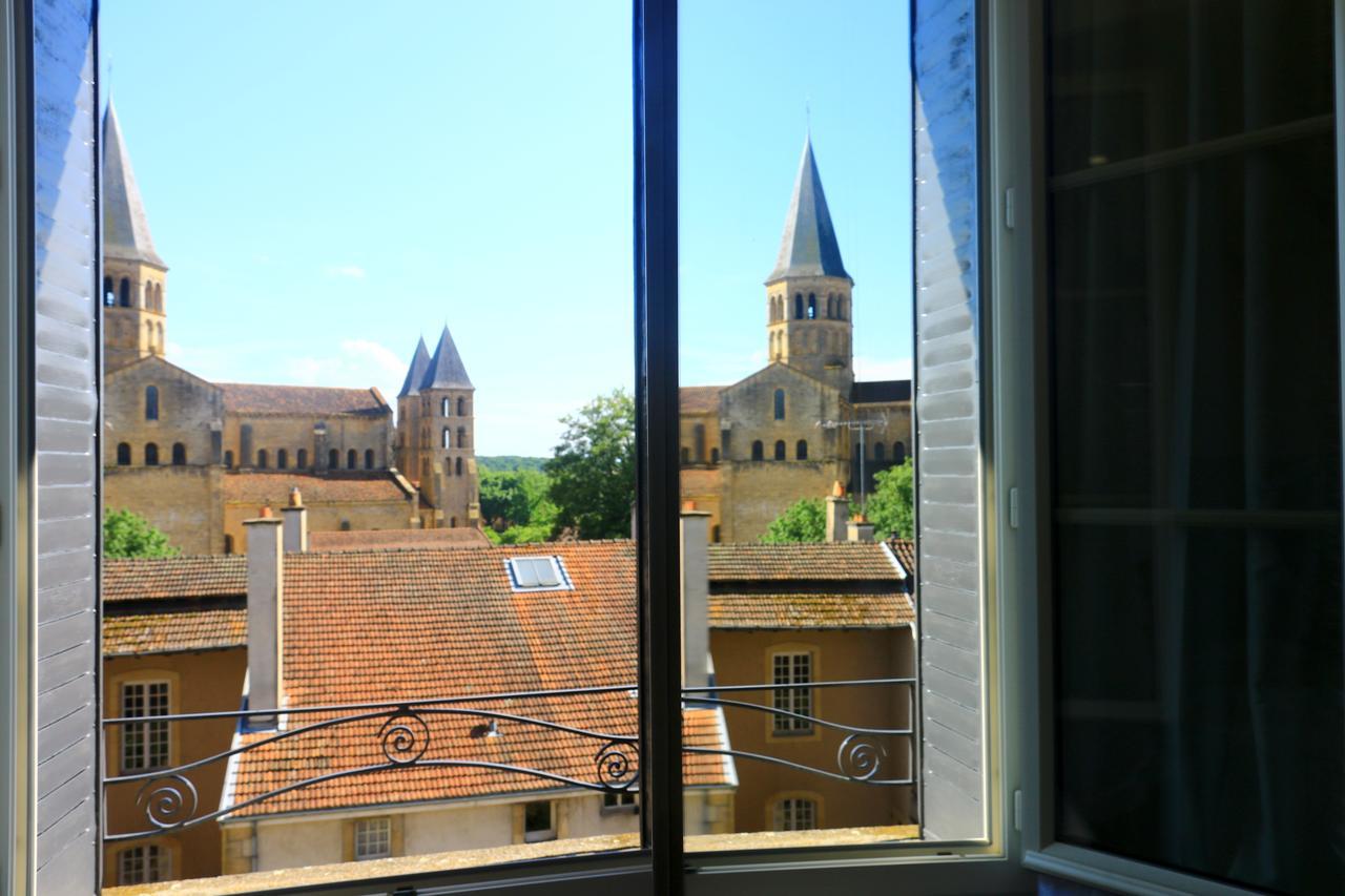 Hotel De La Basilique Paray-le-Monial Exterior photo